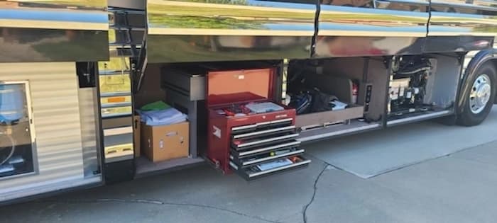 2005 Prevost Marathon XLII Motorhome - Image 27