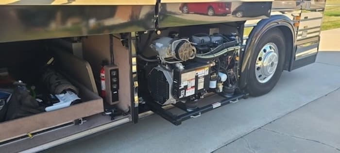2005 Prevost Marathon XLII Motorhome - Image 28