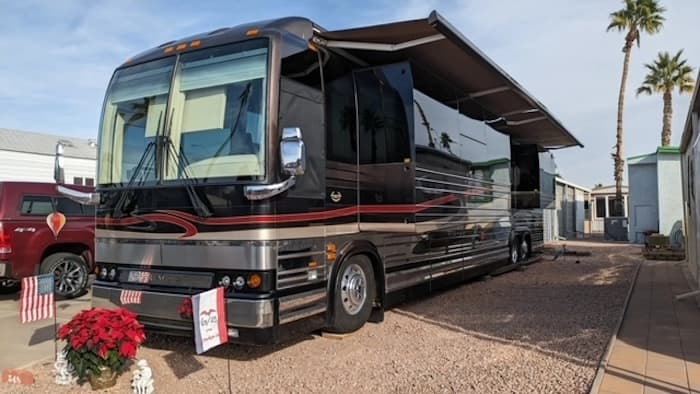 2005 Prevost Marathon XLII Motorhome - Image 7
