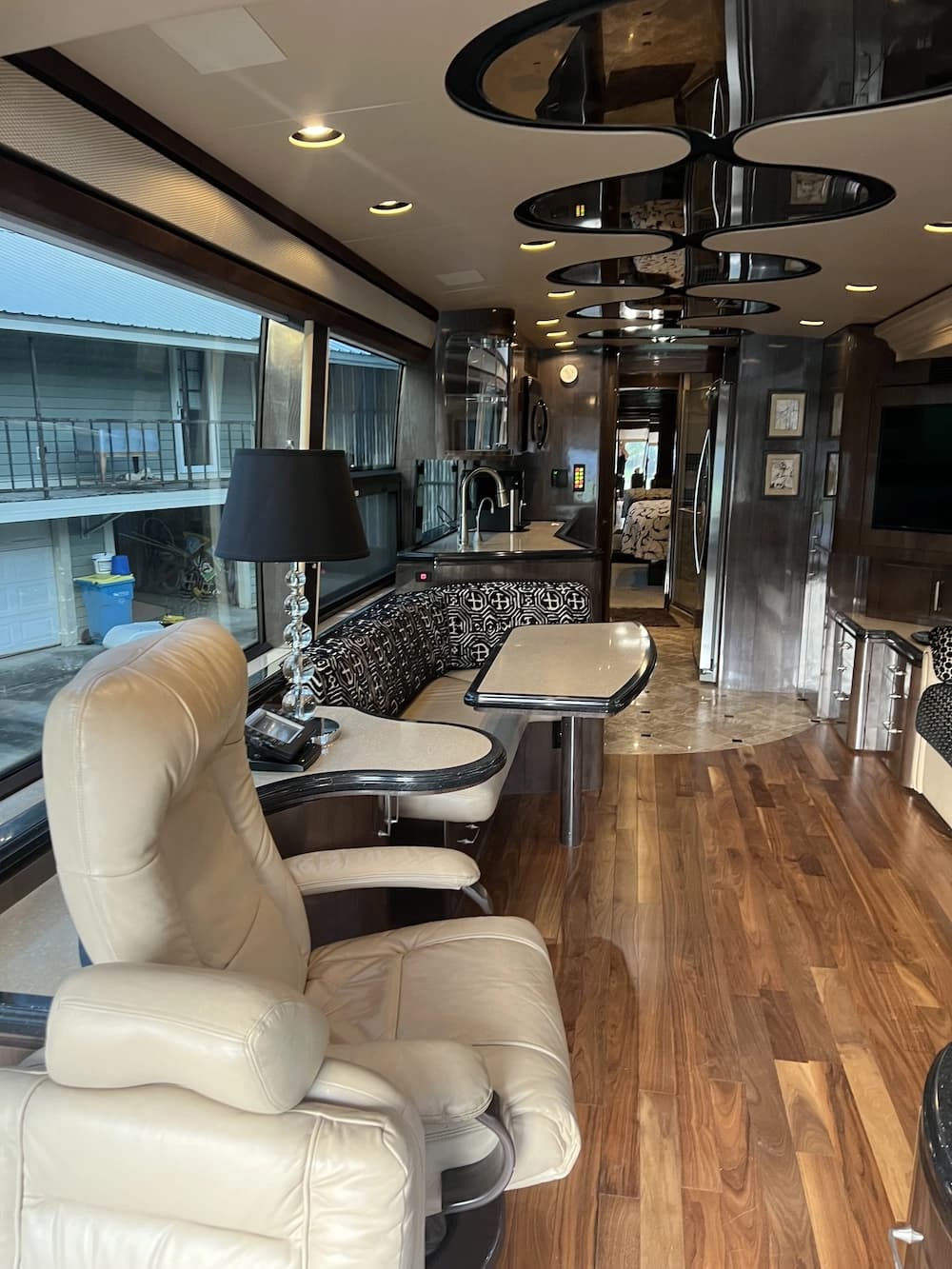 2008 Prevost Marathon H3-45 Motorhome - Image 12