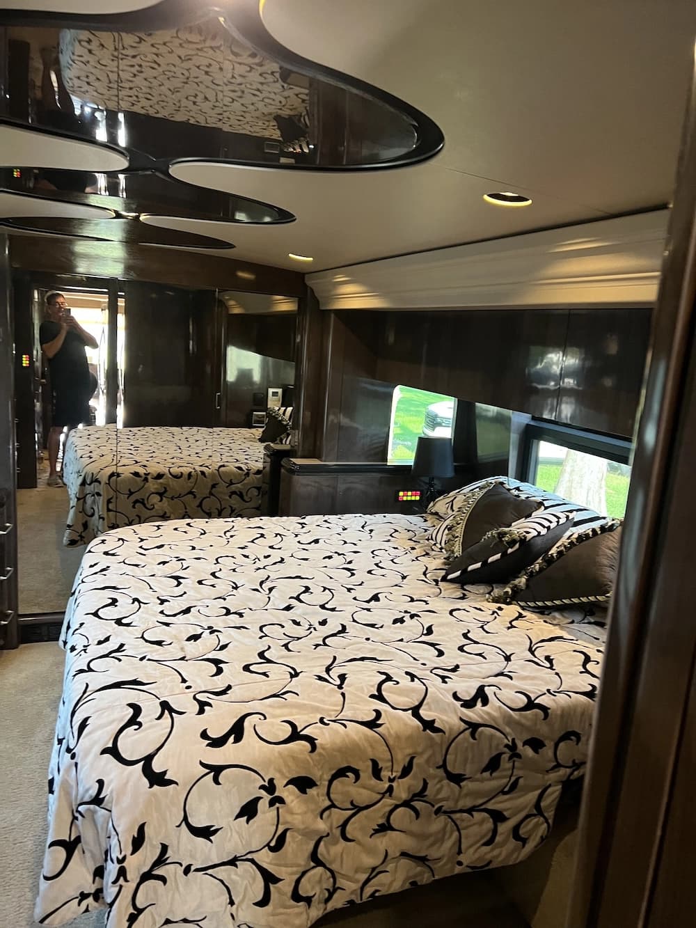 2008 Prevost Marathon H3-45 Motorhome - Image 25