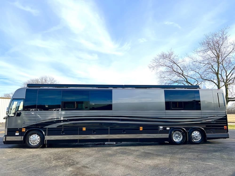 2024 Prevost Superior X3 Motorhome - Image 16
