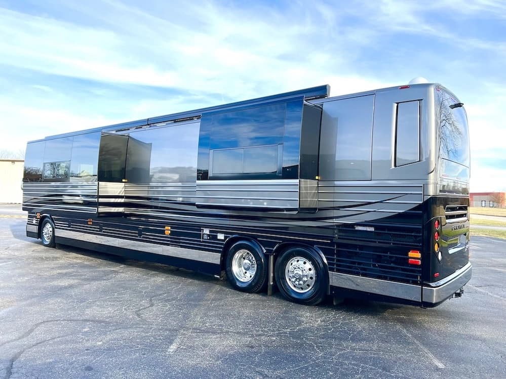 2024 Prevost Superior X3 Motorhome - Image 20