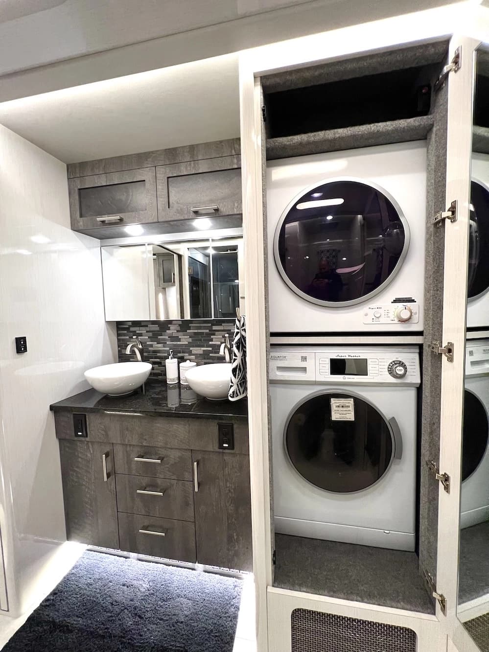 2024 Prevost Superior X3 Motorhome - Image 35