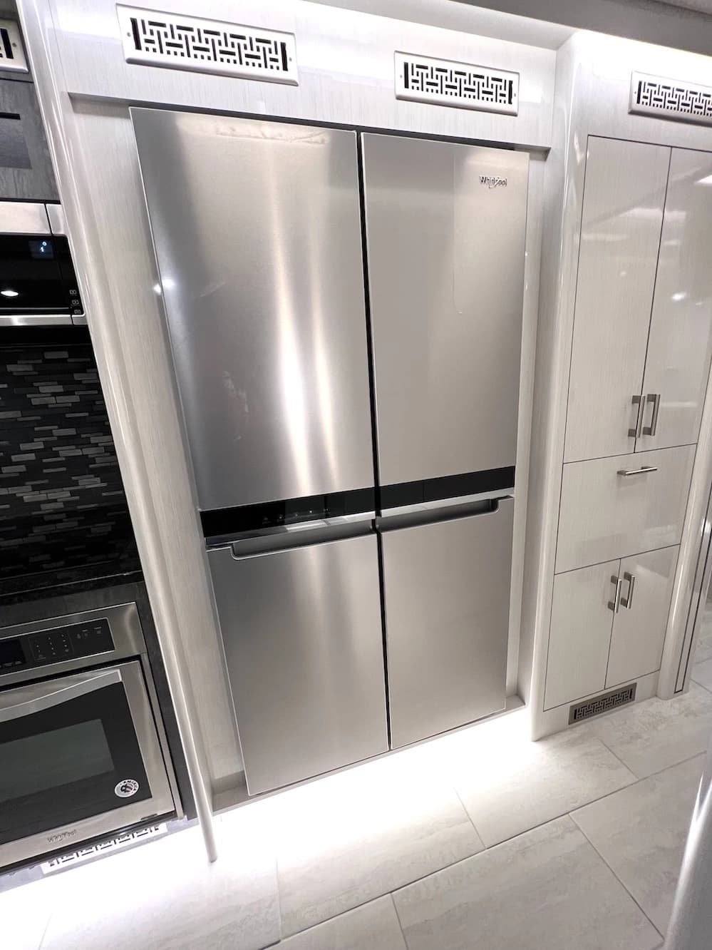 2024 Prevost Superior X3 Motorhome - Image 49