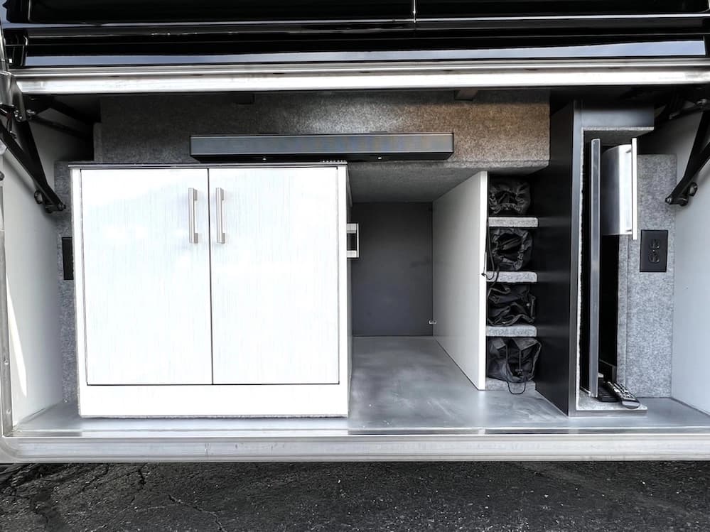 2024 Prevost Superior X3 Motorhome - Image 8