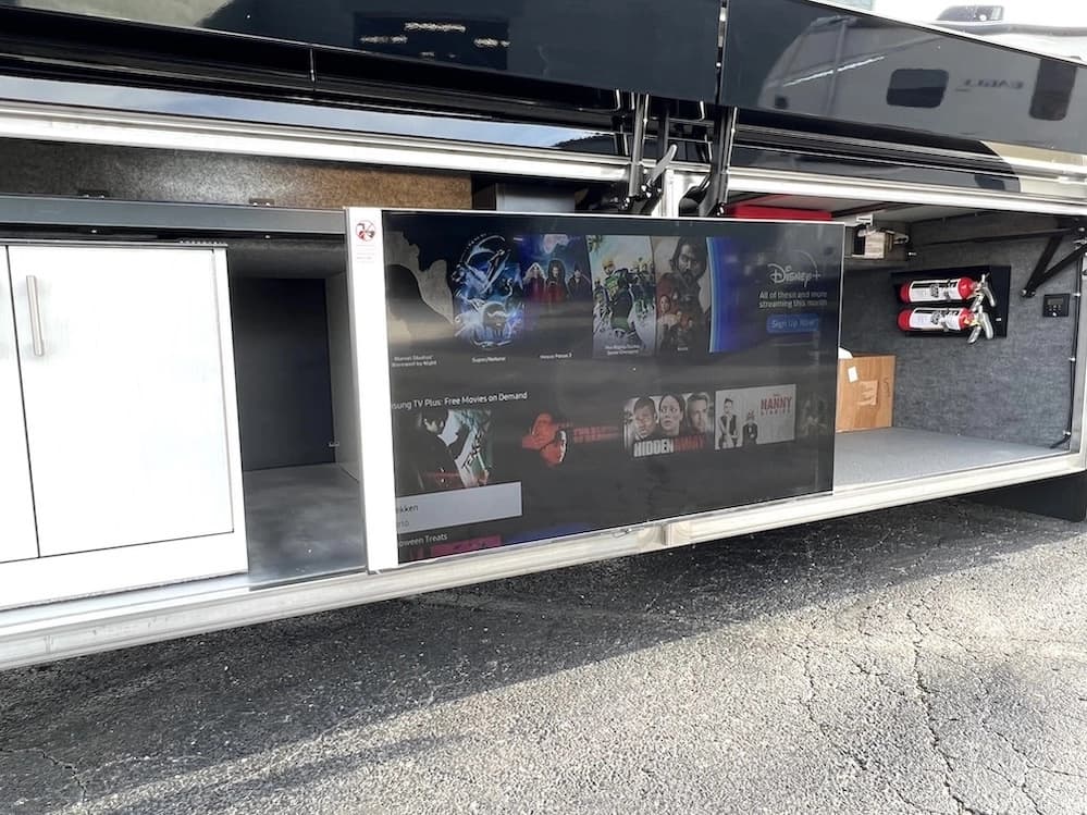 2024 Prevost Superior X3 Motorhome - Image 9