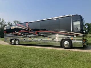 2002 Prevost Royale XLII bus