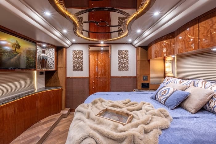 2016 Prevost Millennium H3-45 Motorhome - Image 6