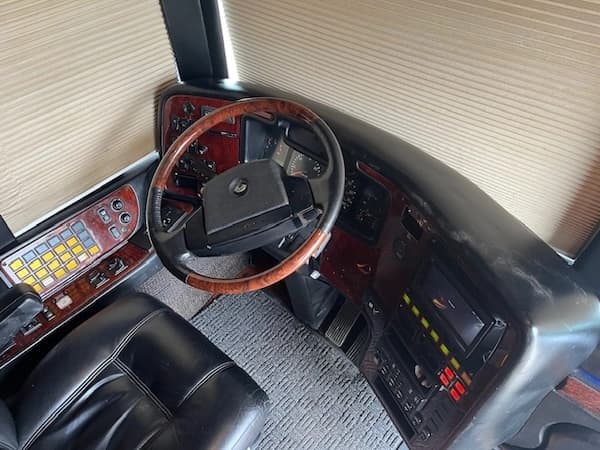 2006 Prevost Marathon XLII Motorhome - Image 9
