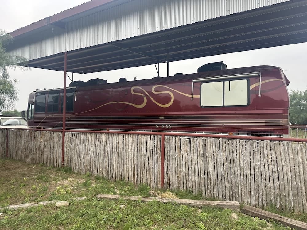 1992 Prevost Country Coach XL 40 Motorhome - Image 16