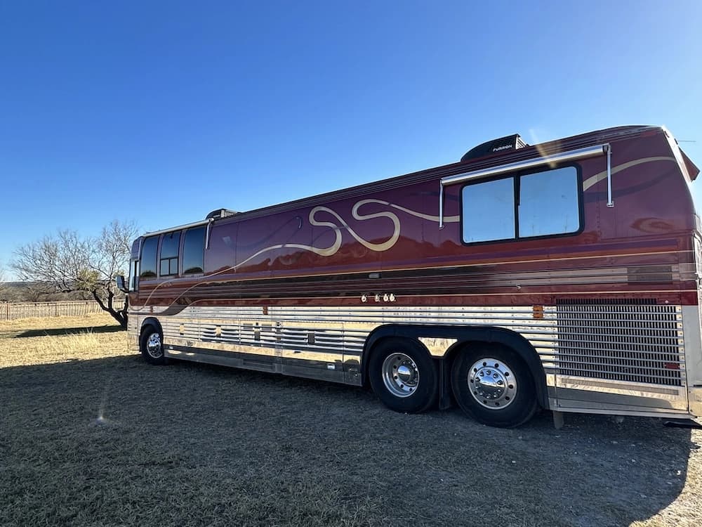 1992 Prevost Country Coach XL 40 Motorhome - Image 5