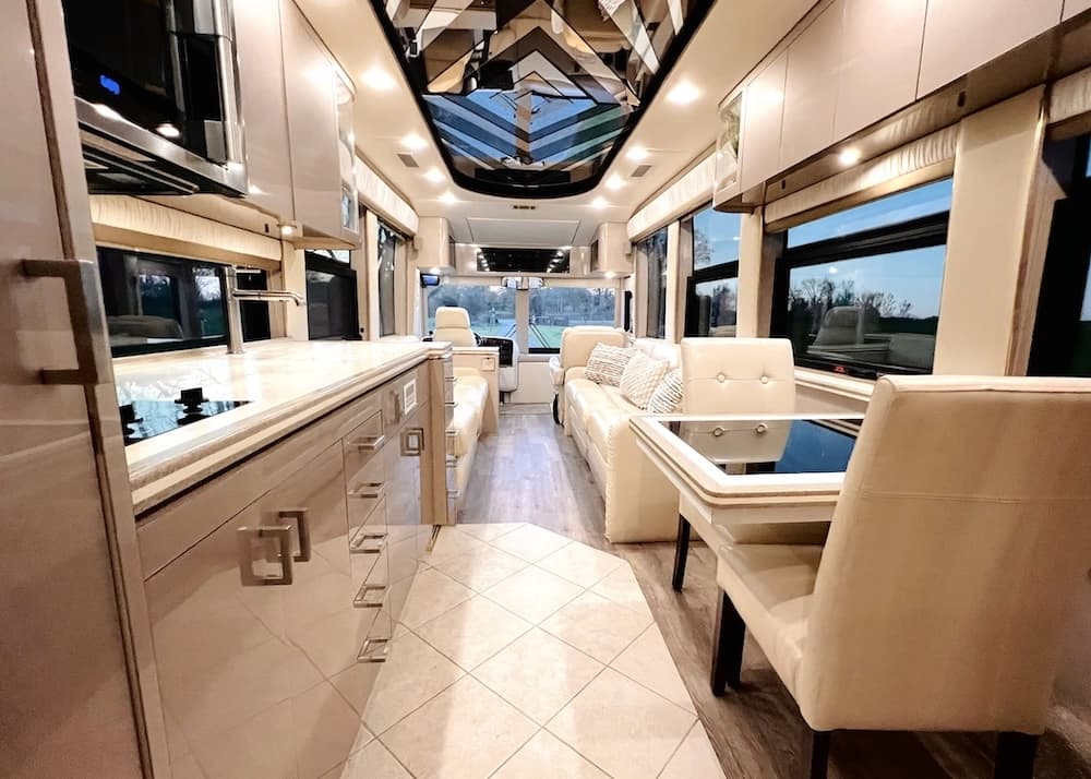 2001 Prevost Angola XLII Motorhome - Image 17