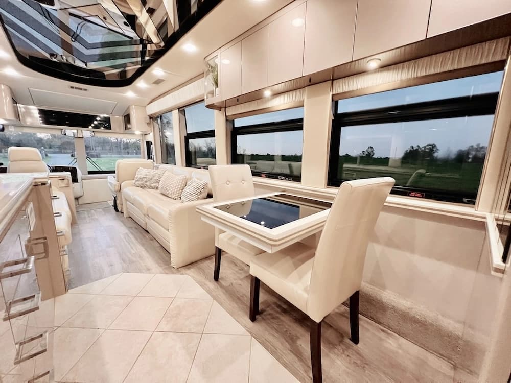 2001 Prevost Angola XLII Motorhome - Image 18