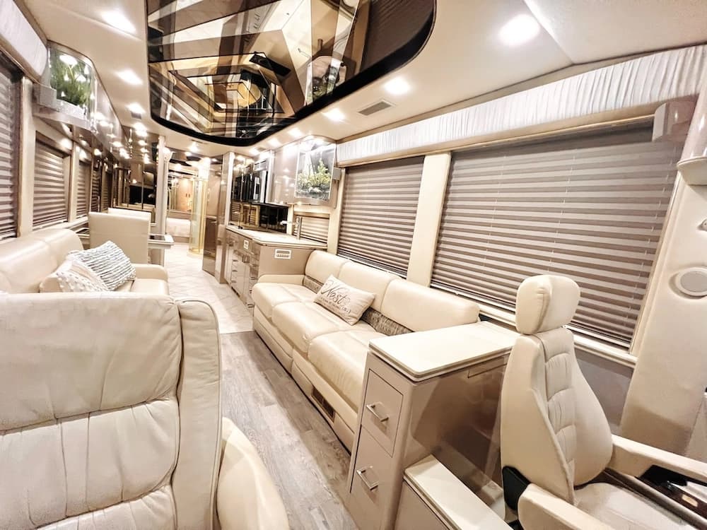 2001 Prevost Angola XLII Motorhome - Image 29