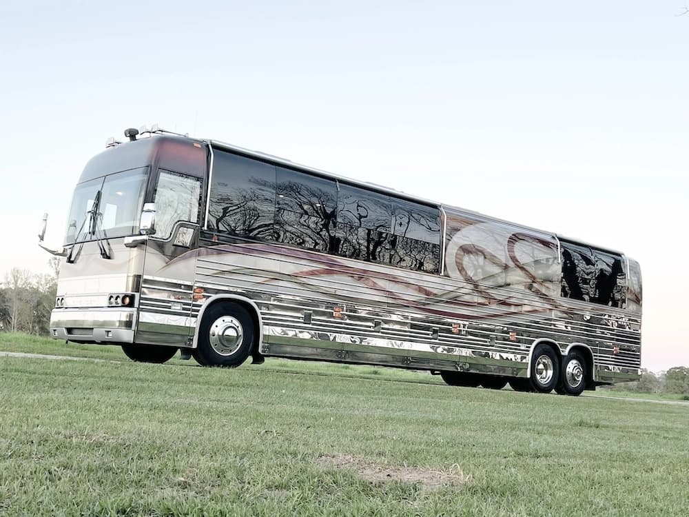2001 Prevost Angola XLII Motorhome - Image 4