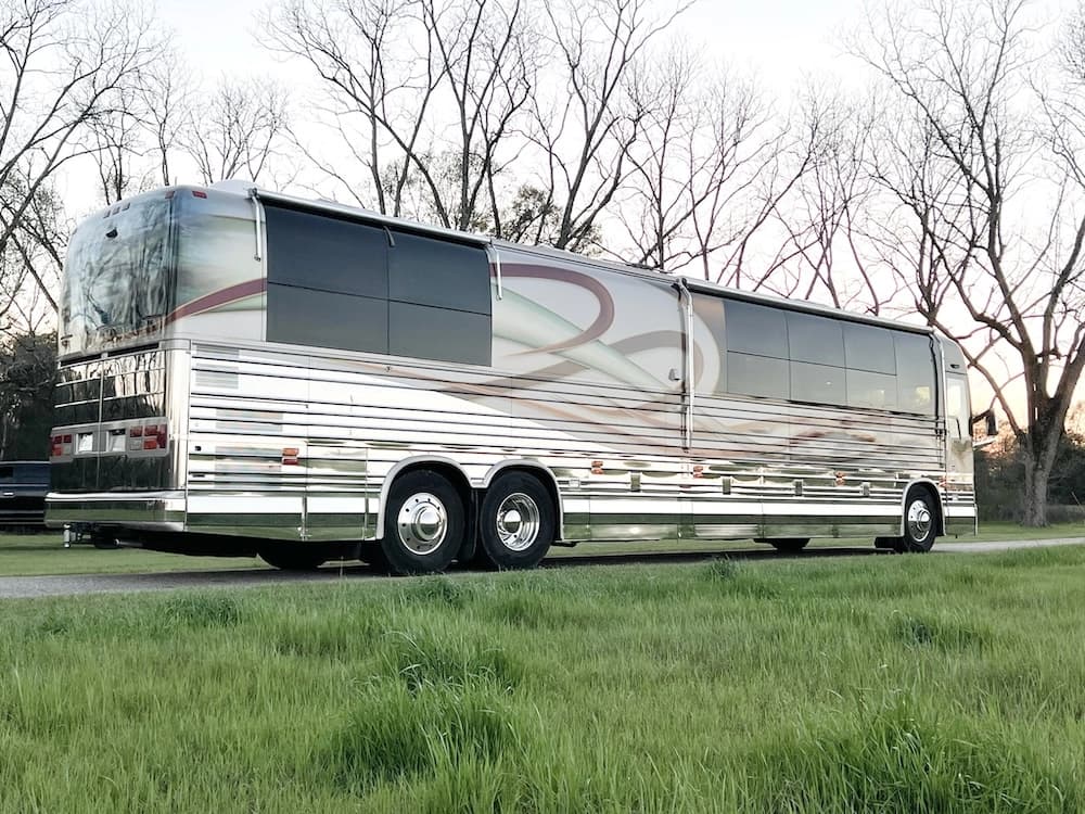 2001 Prevost Angola XLII Motorhome - Image 7
