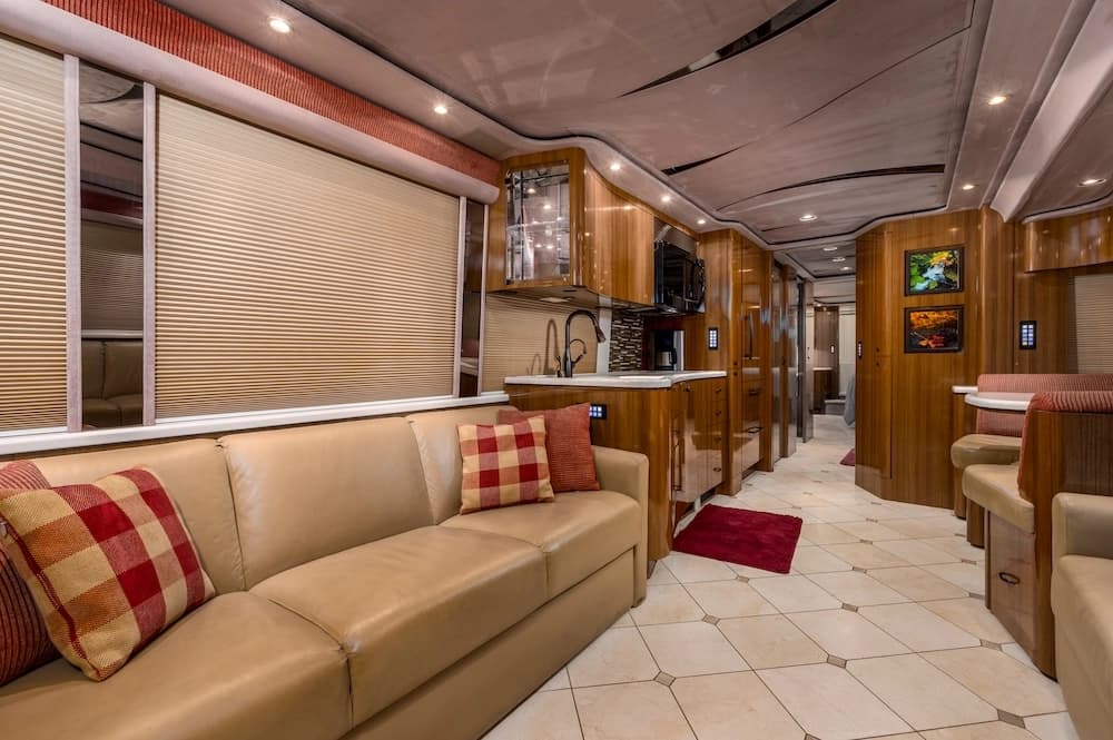 2013 Prevost Marathon XLII Motorhome - Image 2