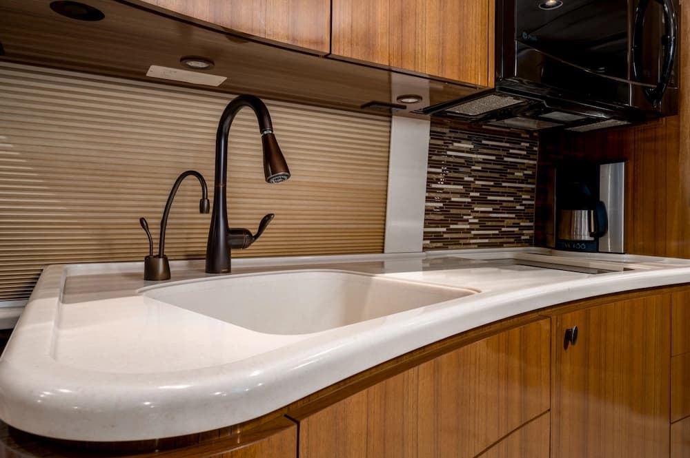 2013 Prevost Marathon XLII Motorhome - Image 24