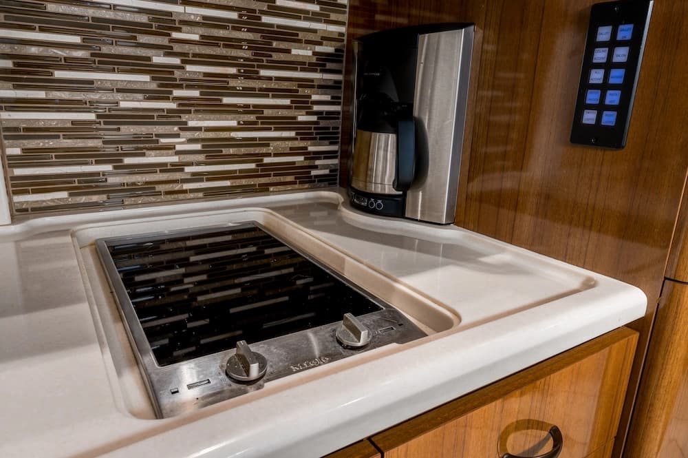 2013 Prevost Marathon XLII Motorhome - Image 25