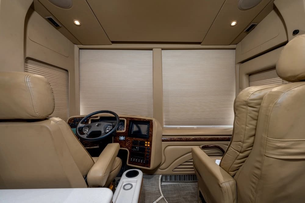 2013 Prevost Marathon XLII Motorhome - Image 28