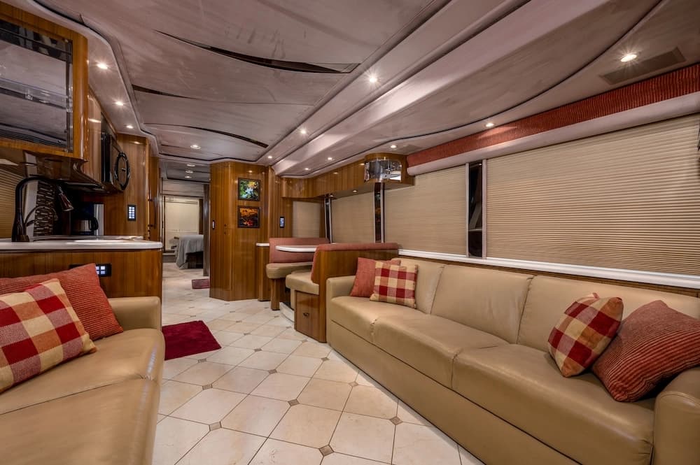 2013 Prevost Marathon XLII Motorhome - Image 3