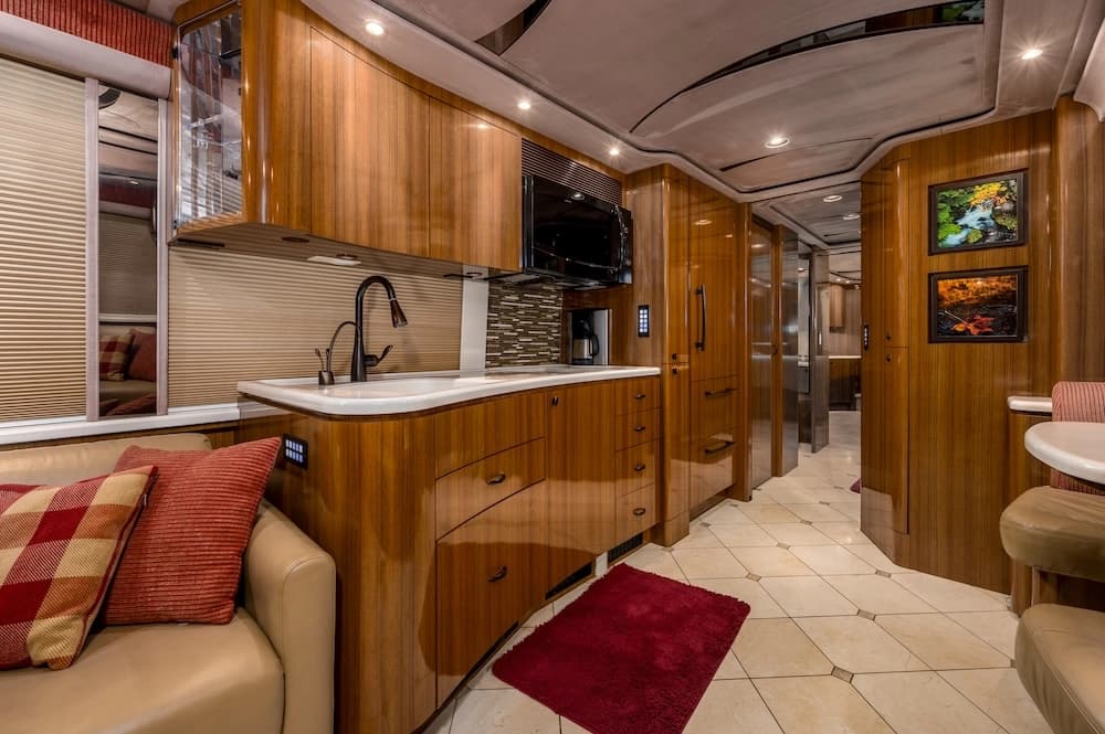 2013 Prevost Marathon XLII Motorhome - Image 6