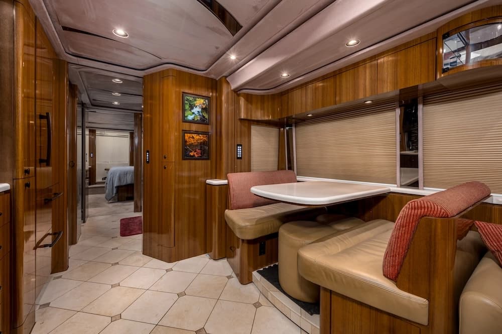 2013 Prevost Marathon XLII Motorhome - Image 7