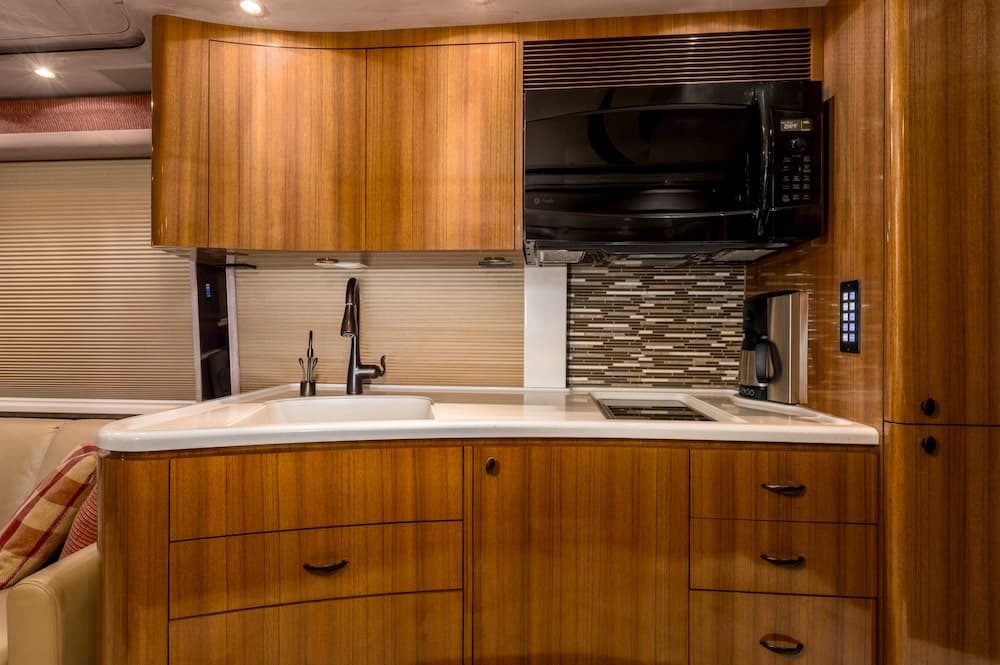 2013 Prevost Marathon XLII Motorhome - Image 8