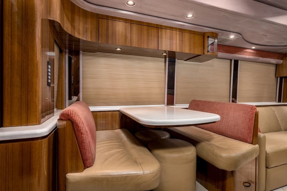 2013 Prevost Marathon XLII Motorhome - Image 9
