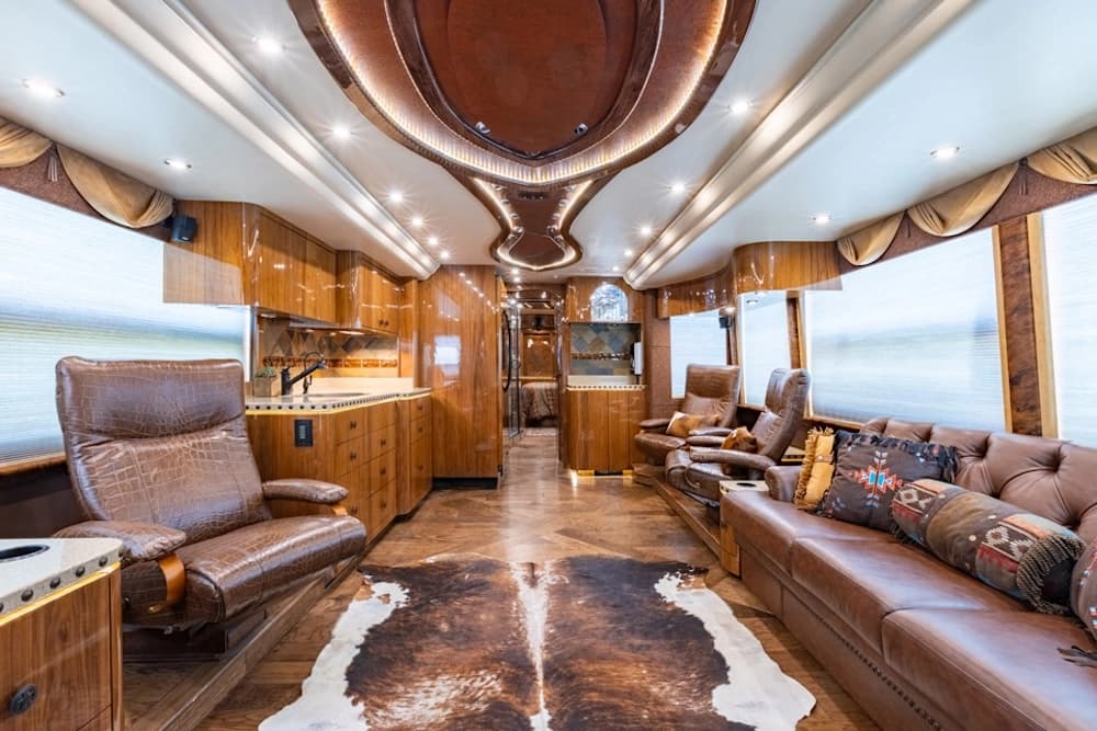 2014 Prevost Millennium H3-45 Motorhome - Image 3