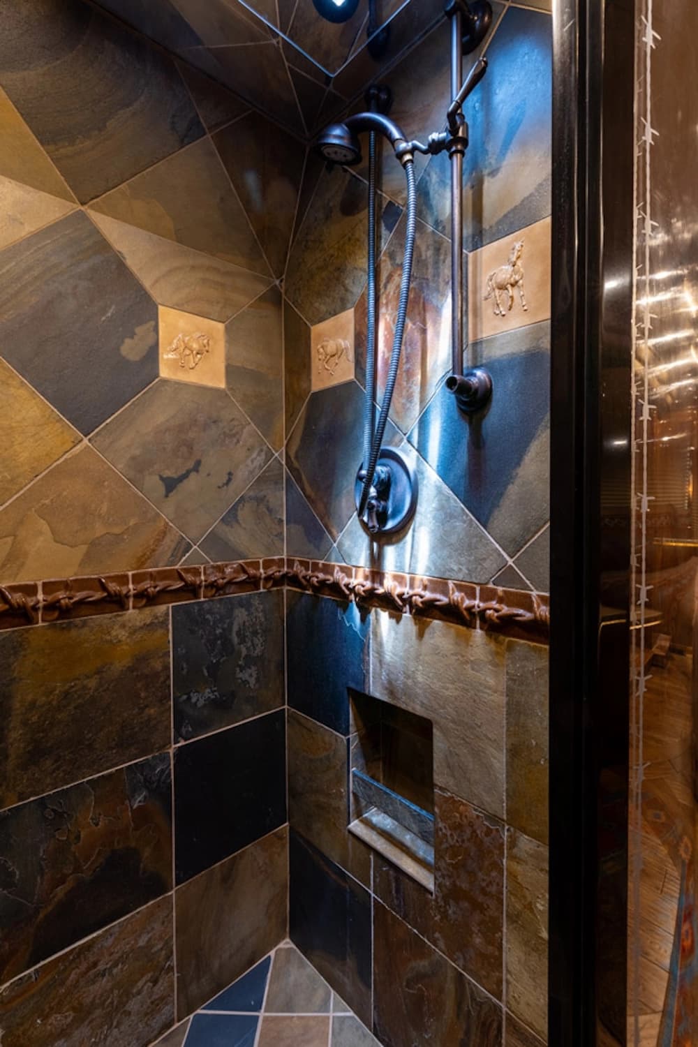 2014 Prevost Millennium H3-45 Motorhome - Image 6