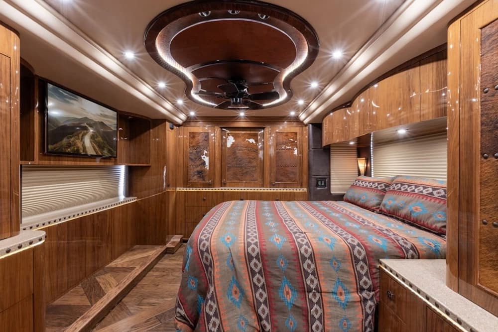 2014 Prevost Millennium H3-45 Motorhome - Image 8