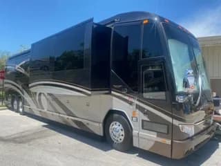 2012 Prevost Featherlite H3-45 bus