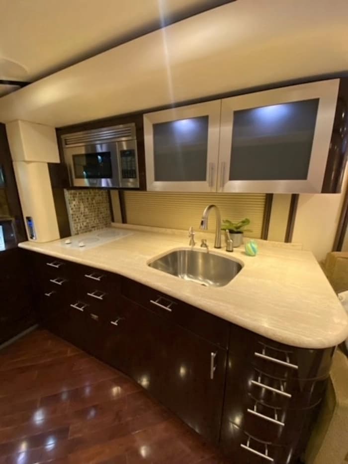 2012 Prevost Featherlite H3-45 Motorhome - Image 15
