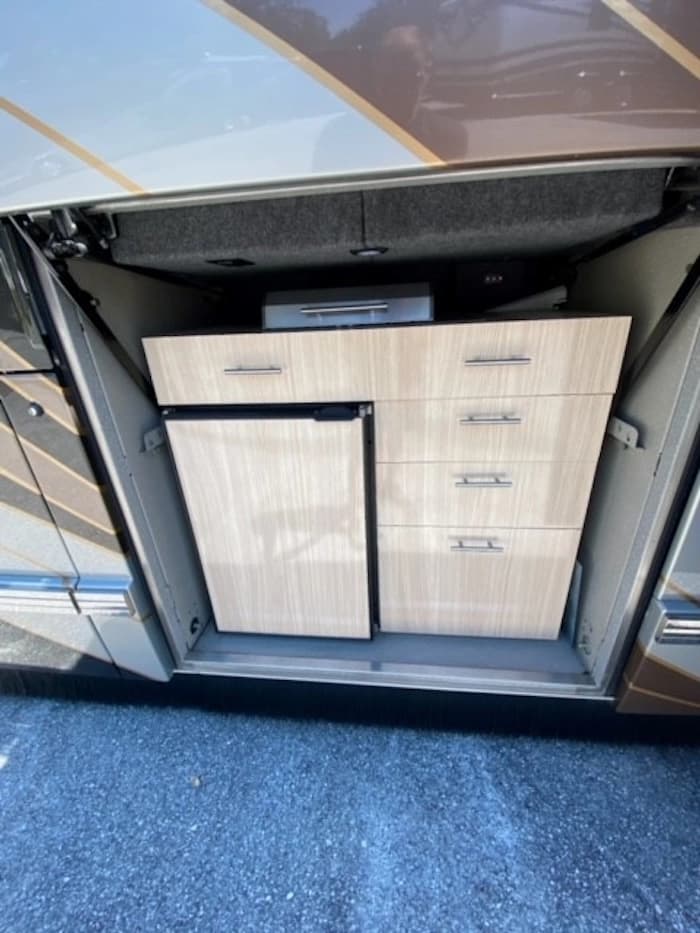 2012 Prevost Featherlite H3-45 Motorhome - Image 36