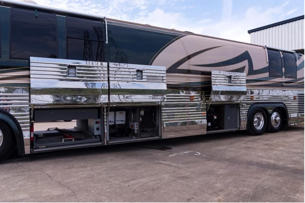 1999 Prevost Liberty XL Motorhome - Image 21