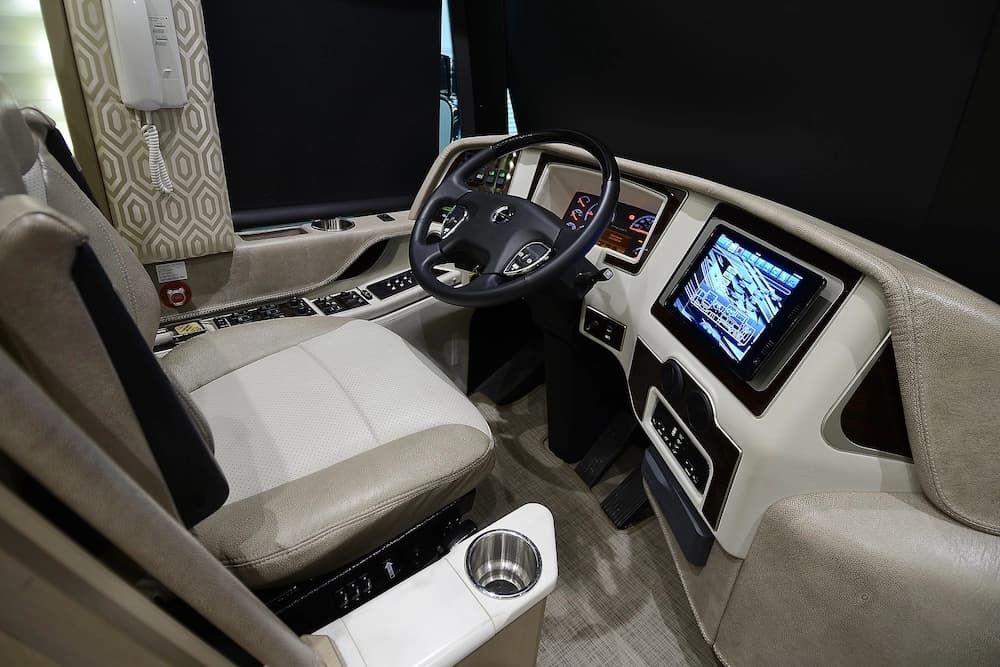 2017 Prevost Liberty Elegant Lady H3-45 Motorhome - Image 6