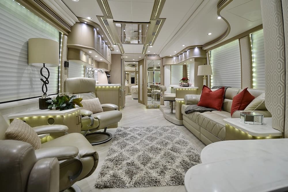 2017 Prevost Liberty Elegant Lady H3-45 Motorhome - Image 7