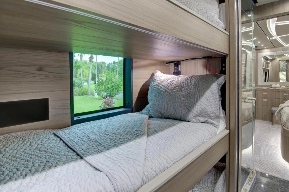 2024 Prevost Florida Coach X3 Motorhome - Image 21