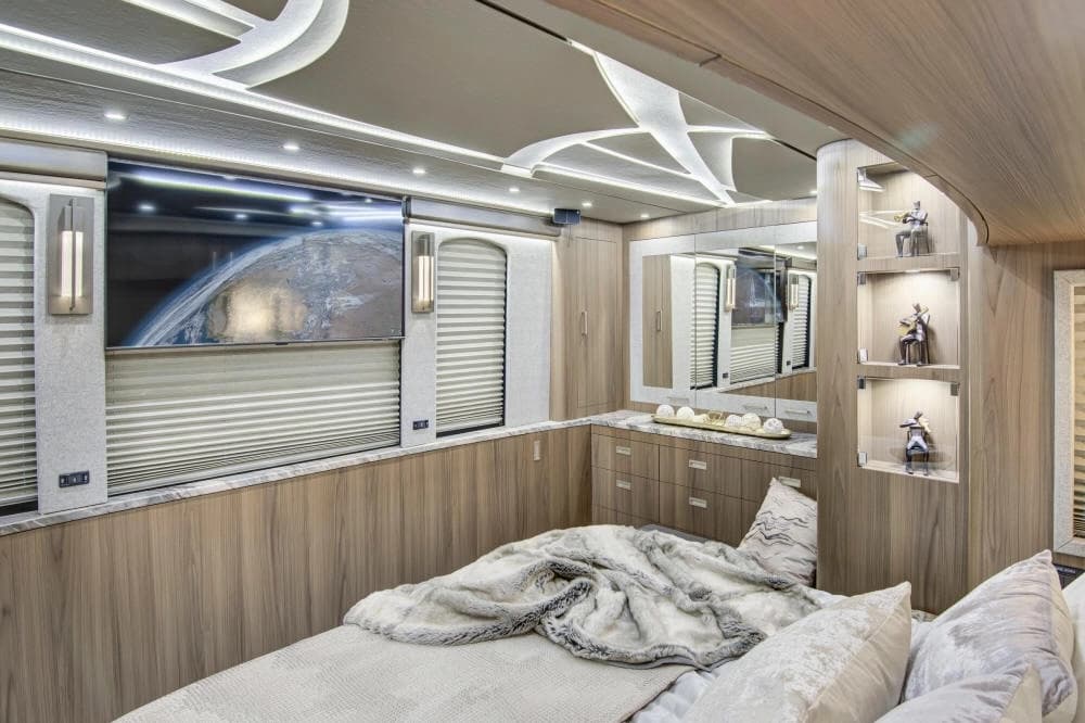 2024 Prevost Florida Coach X3 Motorhome - Image 30