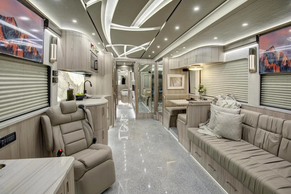 2024 Prevost Florida Coach X3 Motorhome - Image 11