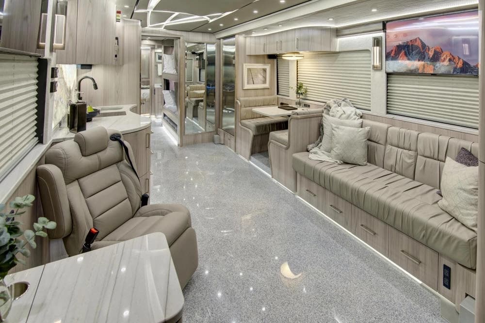 2024 Prevost Florida Coach X3 Motorhome - Image 12