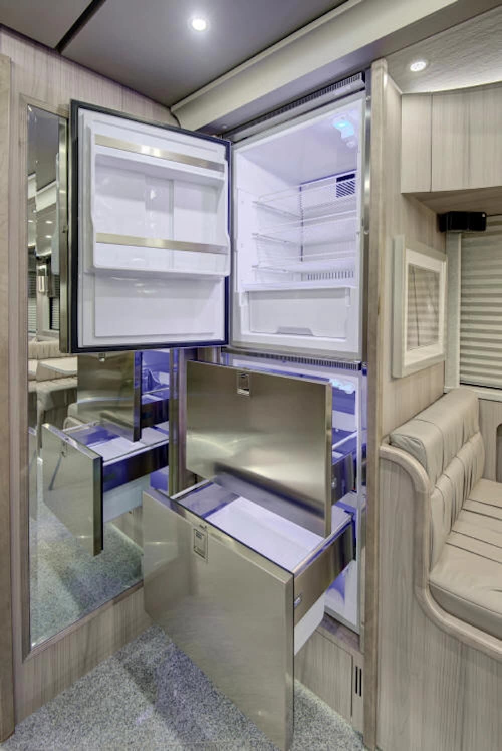 2024 Prevost Florida Coach X3 Motorhome - Image 16