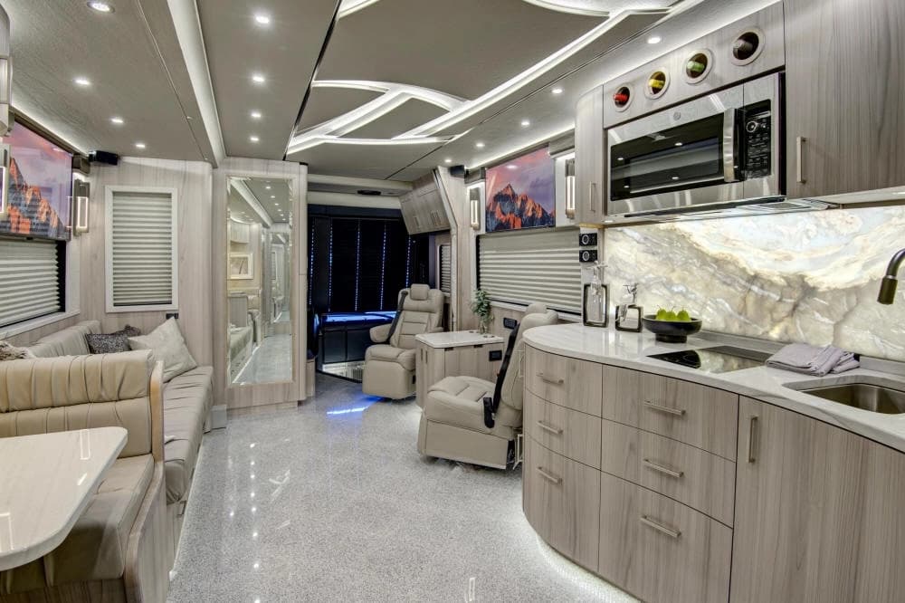 2024 Prevost Florida Coach X3 Motorhome - Image 18
