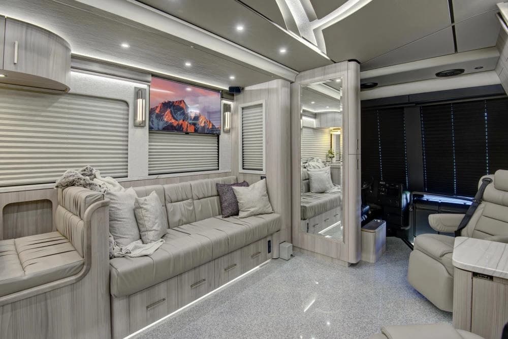 2024 Prevost Florida Coach X3 Motorhome - Image 19