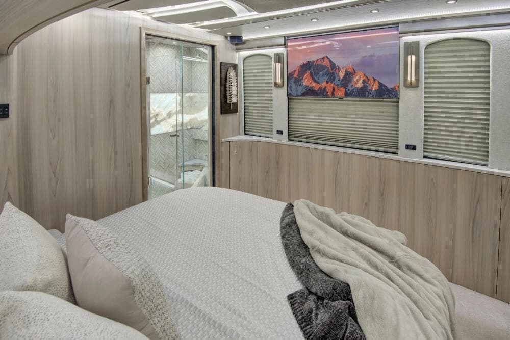 2024 Prevost Florida Coach X3 Motorhome - Image 26