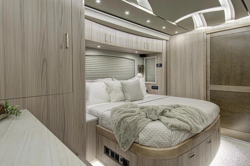 2024 Prevost Florida Coach X3 Motorhome - Image 29
