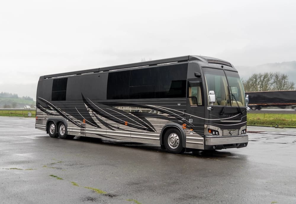 2024 Prevost Marathon X3 Motorhome - Image 1