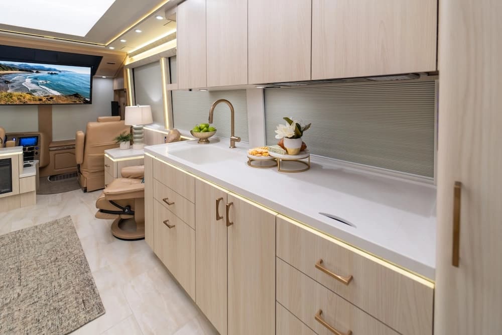 2024 Prevost Marathon X3 Motorhome - Image 22
